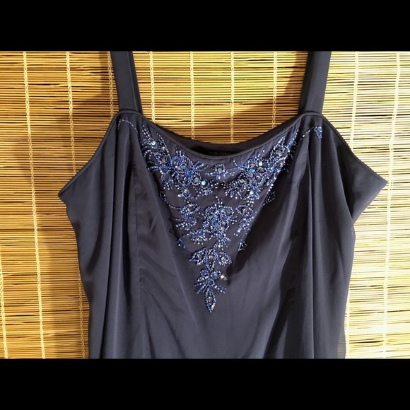 Stunningly Elegant Flowing Alex Evening Gown - Picture 5 of 8